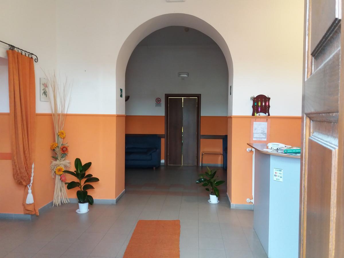 Ostello Ortensi Farnese Exteriér fotografie